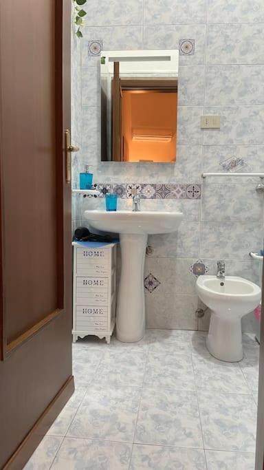 Mona House Accogliente Casa Vacanza Palermo Dış mekan fotoğraf